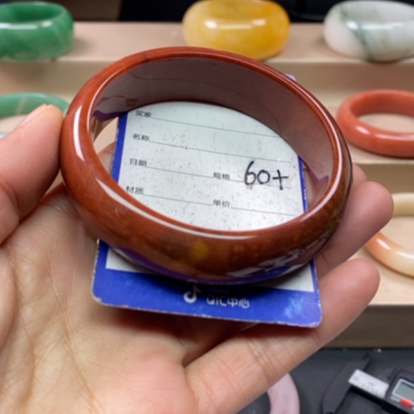 【闪购商品】石英质玉手镯未镶嵌