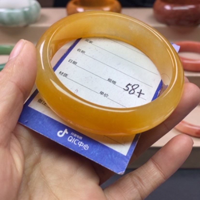 【闪购商品】石英质玉手镯未镶嵌
