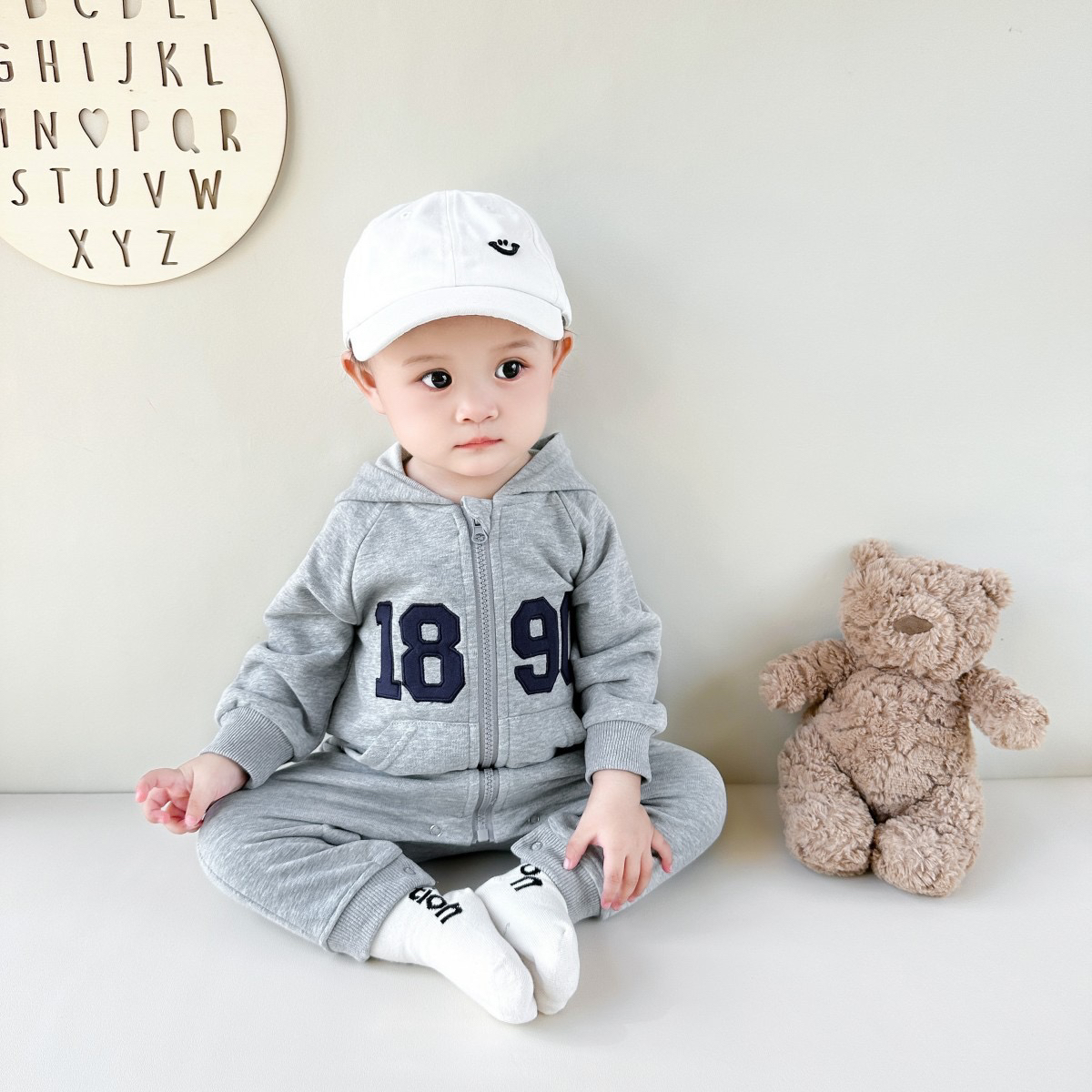 春秋新款男女宝宝外出儿童节连体衣连帽卫衣外出哈衣爬服