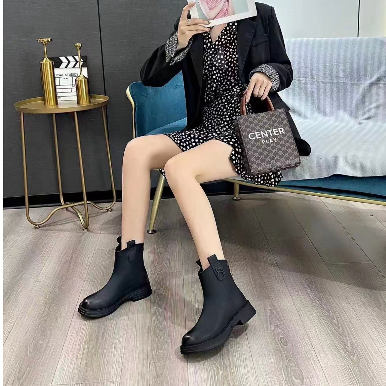 韩版切尔西靴短靴秋季新款时尚简约显瘦烟筒靴鞋 B208