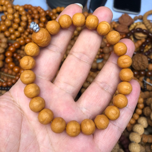 全品猴头雕刻小凤眼11mm左右 猴头雕刻手串