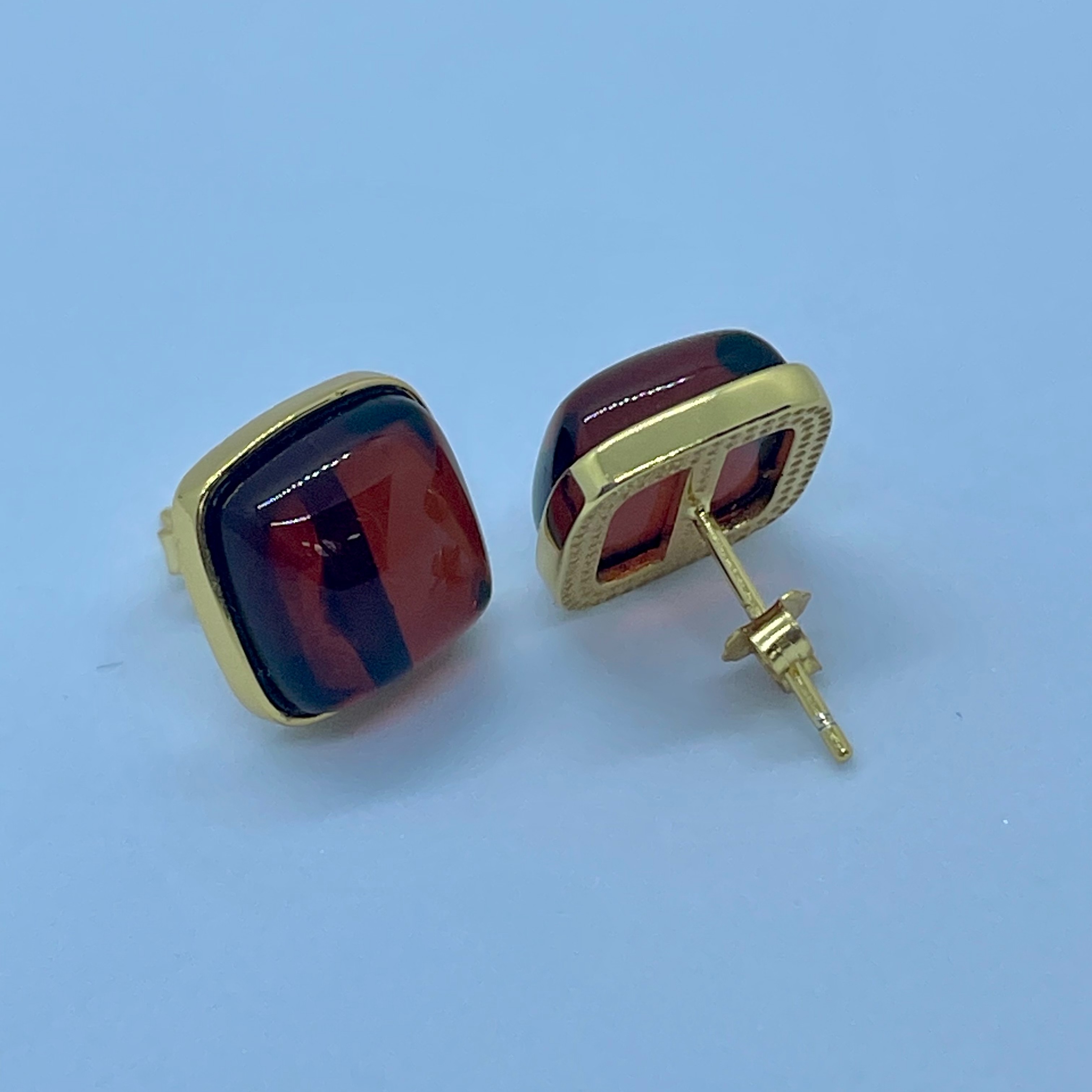 【宝宜臻品】银镶天然净水血珀方耳钉11mm