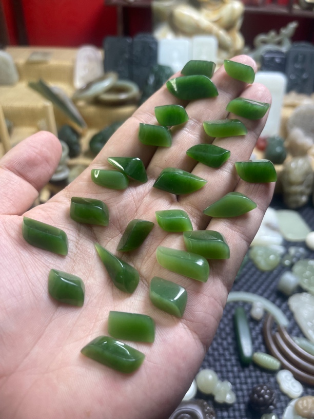 和田玉碧玉菱形戒面小吊坠