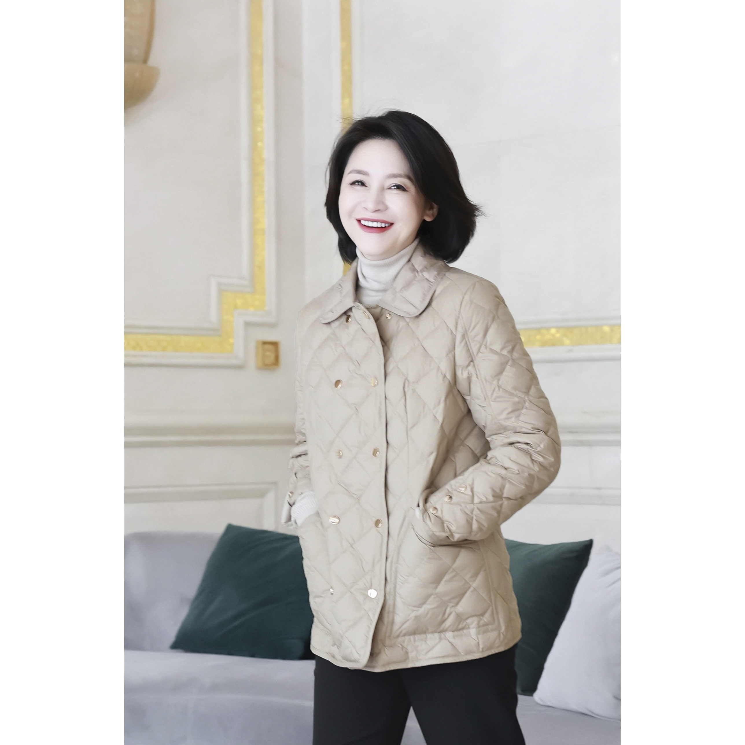 我是摩羯 唐顿庄园 90白鹅绒翻领l菱形格纹设计感羽绒夹克外套