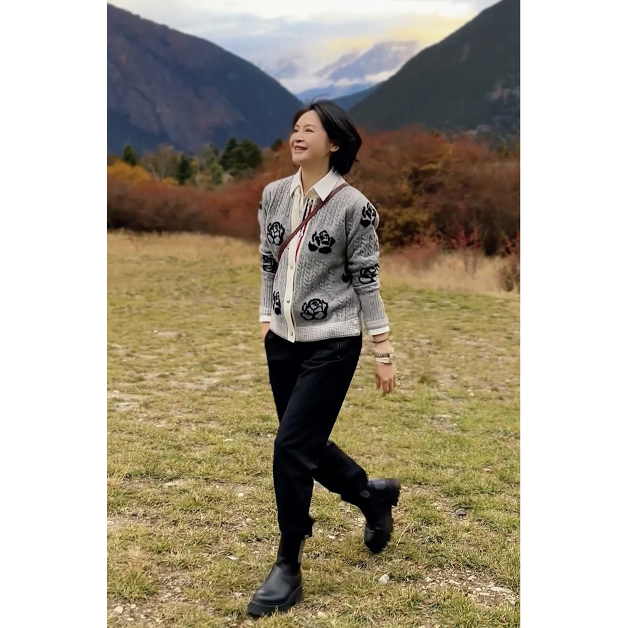 我是摩羯 TB玫瑰开衫 中鼎100澳洲彩点羊毛定位嵌花工艺针织衫