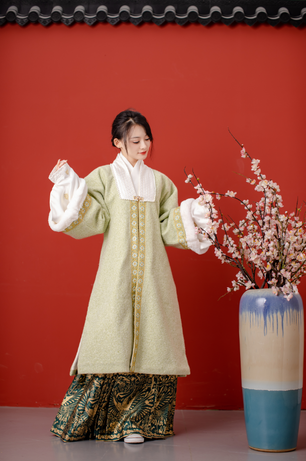 dingyuanshe/鼎元社明制圆领织金马面裙秋加厚中国风毛呢大衣汉服
