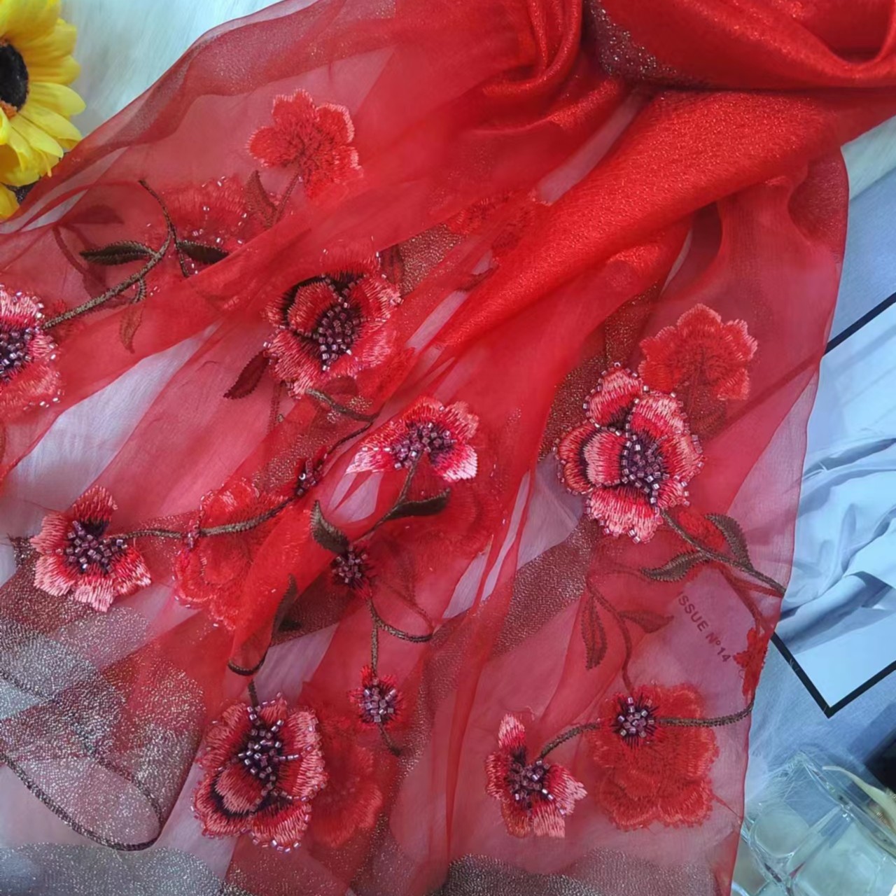 桑蚕丝绵羊毛刺绣围巾绣花丝巾高档时尚优雅披肩-【白雪姬】大红色