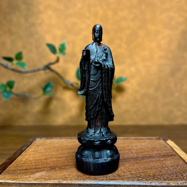 天然降真香地藏王菩萨佛像摆件木雕迷你小随身佛书房茶桌装饰品