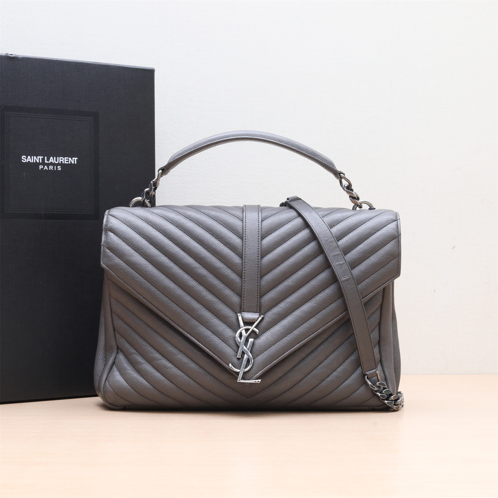 95新 YSL/圣罗兰 邮差包 32 灰色 单肩包 P234347293