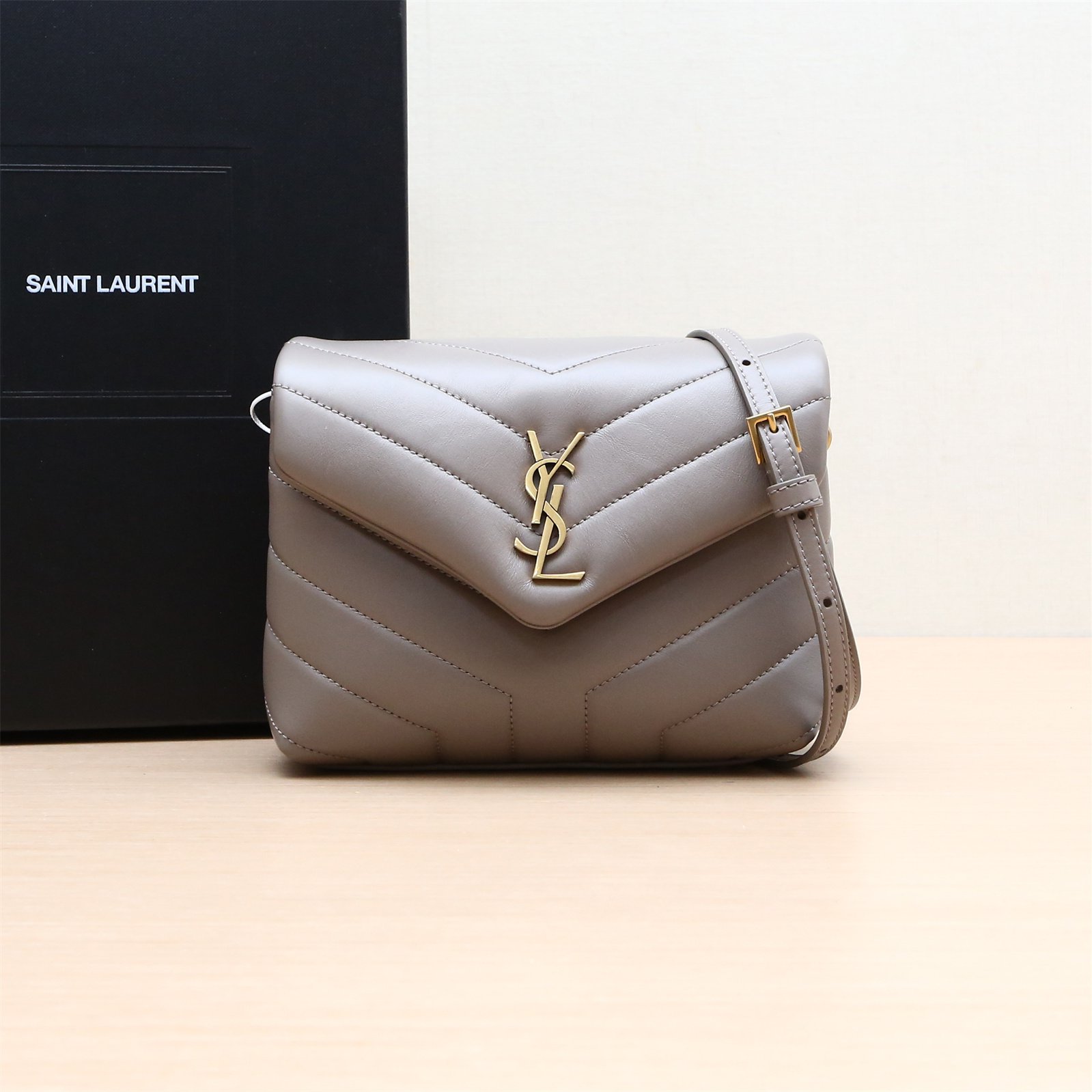 99新 YSL/圣罗兰 斜挎包LOULOU 20 Y缝灰色 P224827611