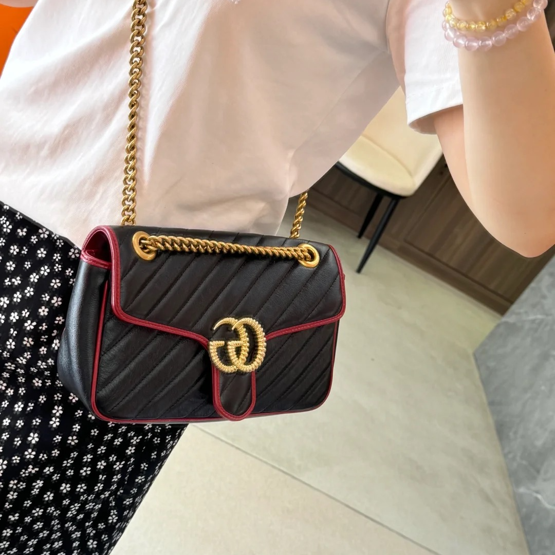 95新 GUCCI/古驰 GG 肩背包 小号 26 斜挎包 金扣P224300110