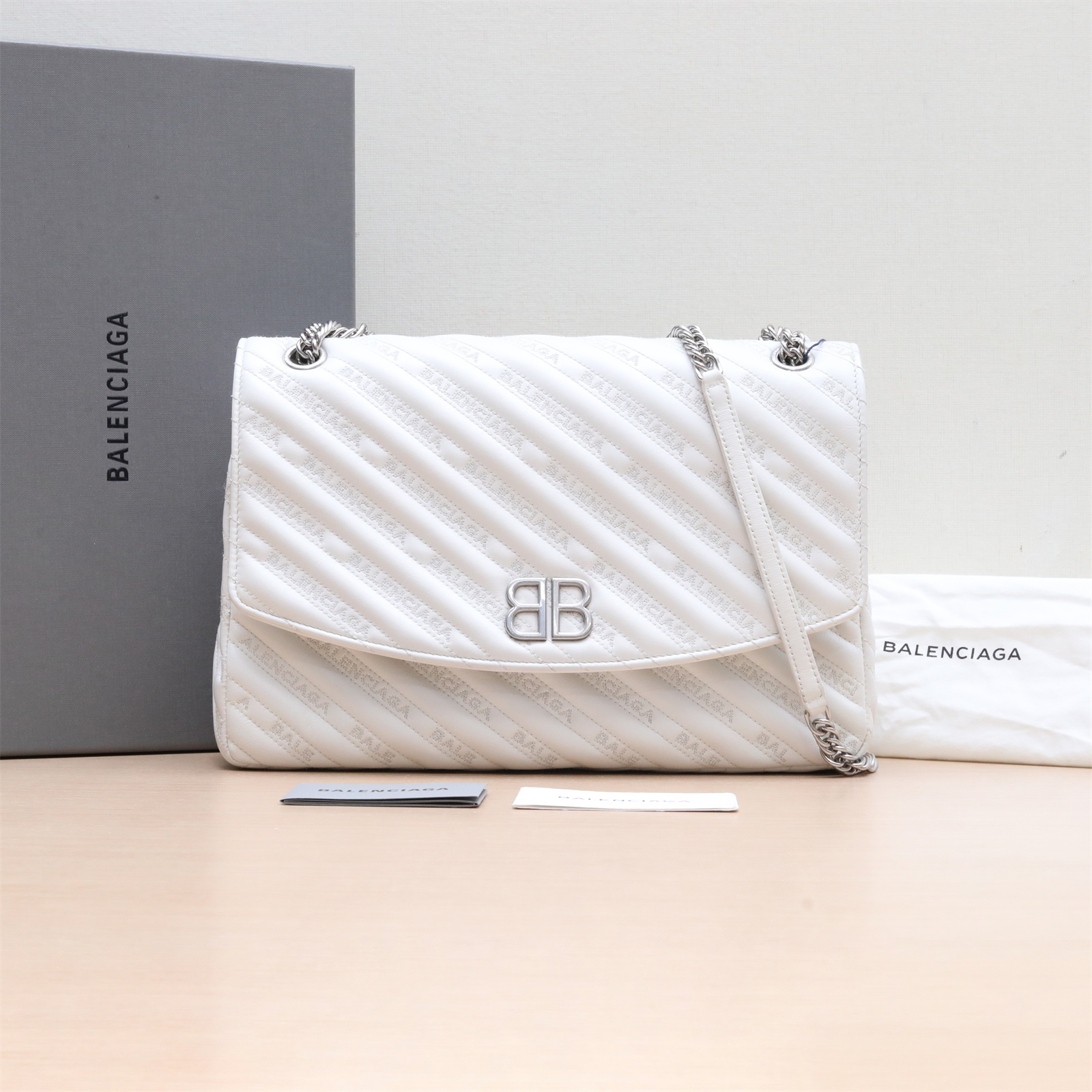 95新 Balenciaga/巴黎世家 BB 链条 邮差包 单肩包 P234143435