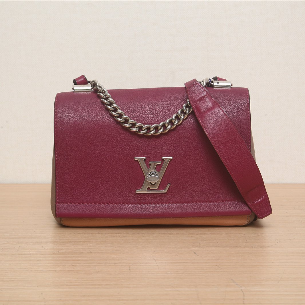 95新 LouisVuitton/路易威登 Lockme II BB 22 单肩包 P222860300