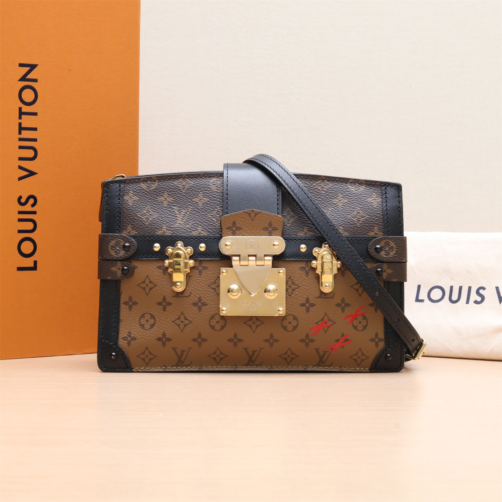 95新 LouisVuitton/路易威登 软盒子包 拼色 斜挎包P224829036
