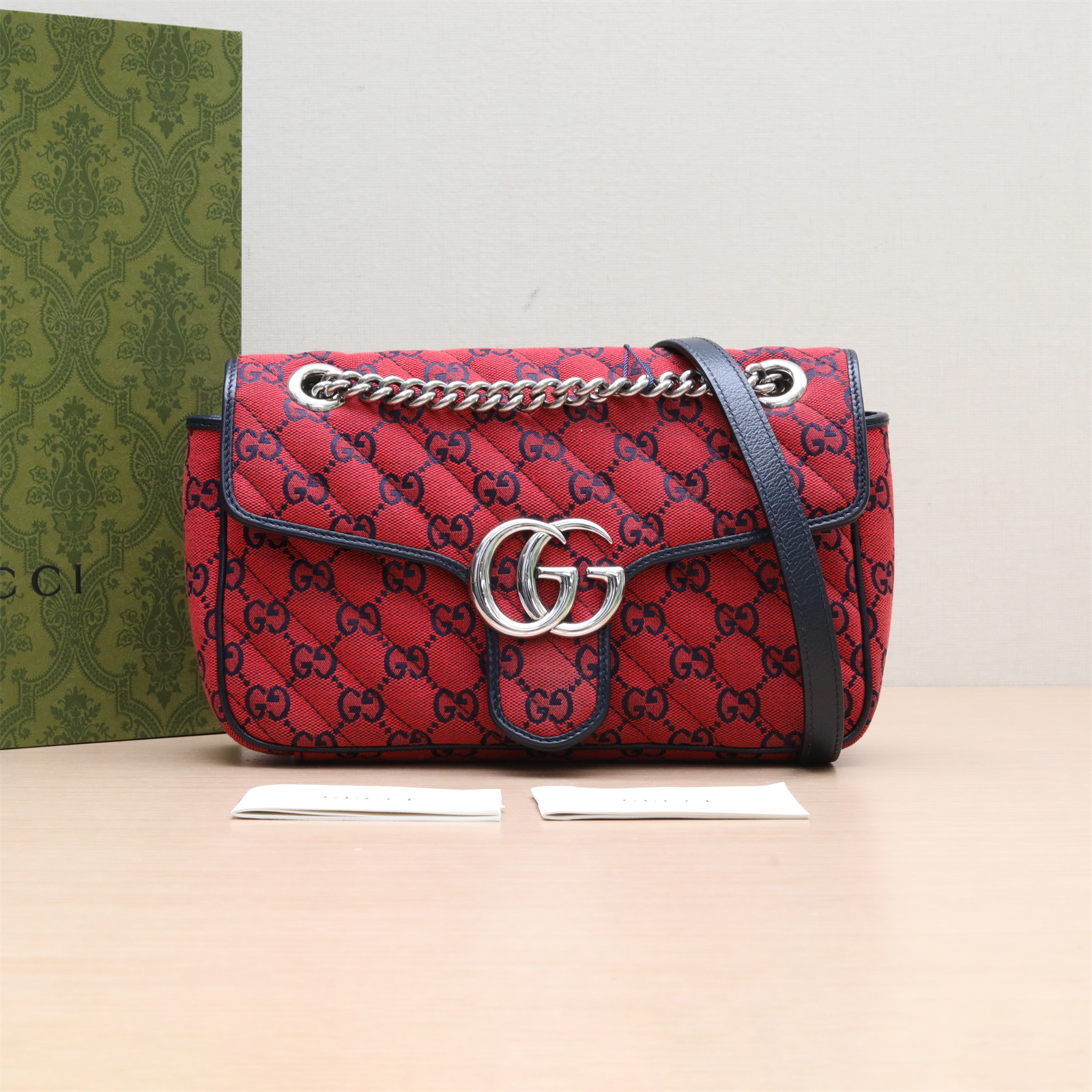 99新 GUCCI/古驰 GG 斜挎包 帆布 银扣 P234346781