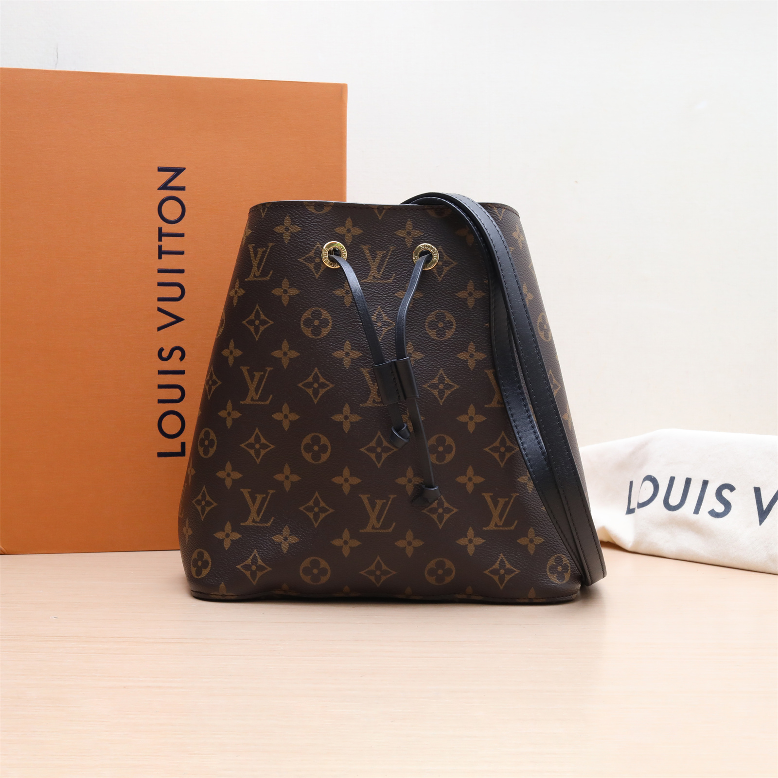 95新 LouisVuitton/路易威登 水桶包 26 单肩包 P224828147