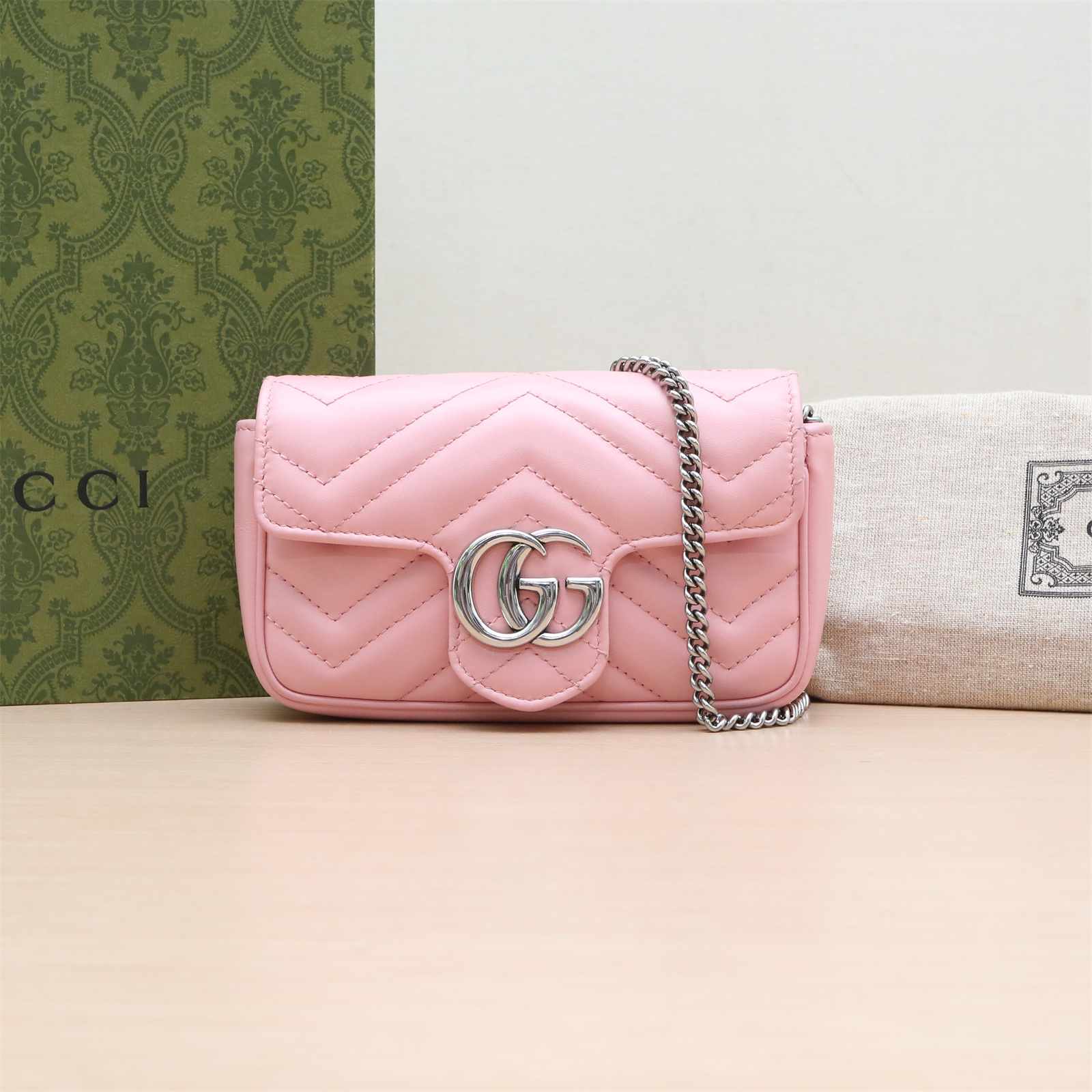 95新 GUCCI/古驰 GG Marmont单肩包 超粉色皮革C银扣 P244486339