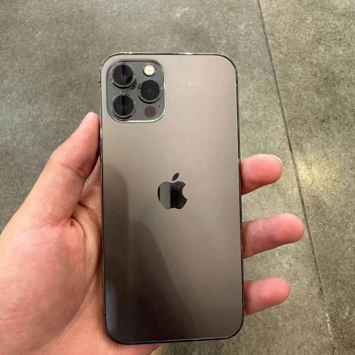 95新 Apple/苹果 苹果12pro 128G 95新 电池健康83%