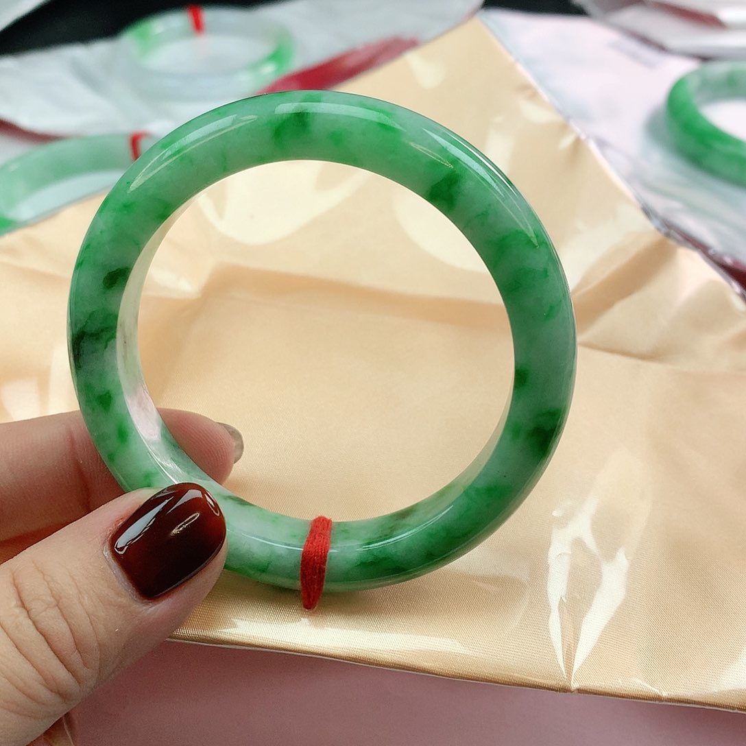 翡翠手镯未镶嵌正882091