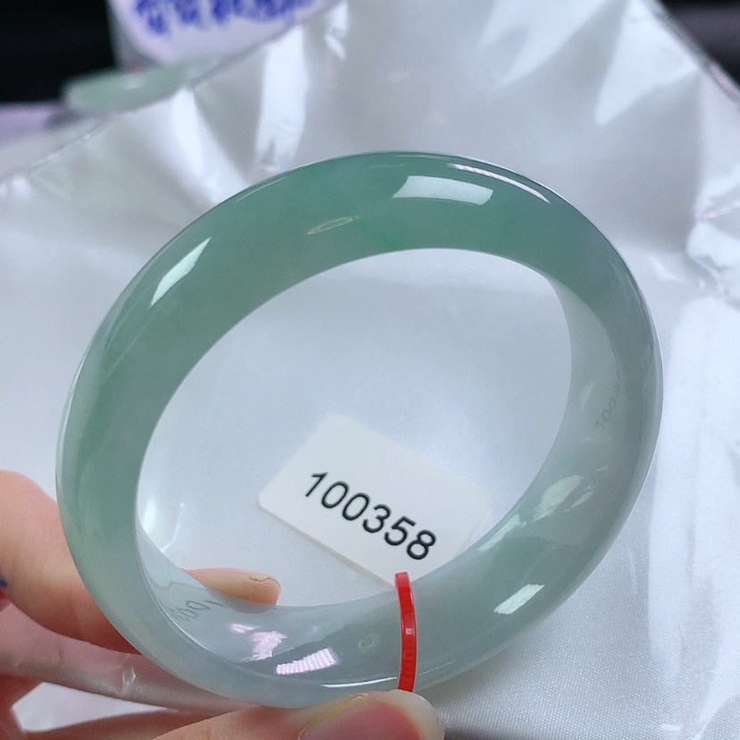 【闪购商品】翡翠手镯未镶嵌清**度