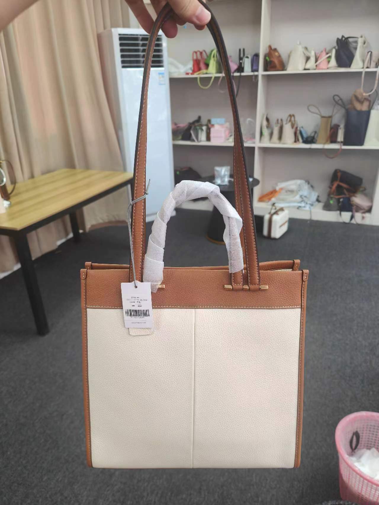 时代双鱼品牌纳帕皮手提包  白富美