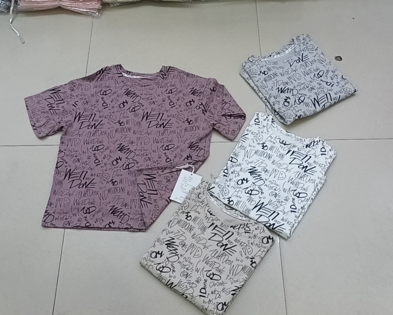 高品质新款爆版童装男孩短袖，面料柔软舒服，时尚百搭。