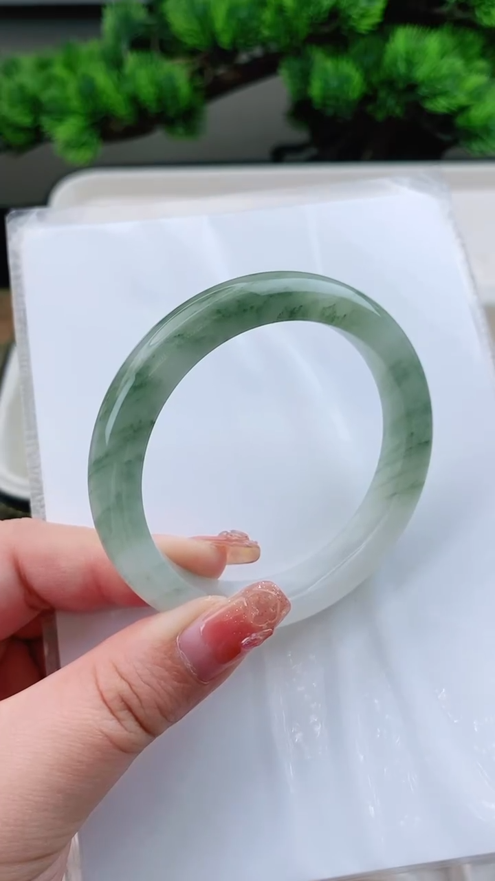 【闪购商品】石英质玉手镯未镶嵌55