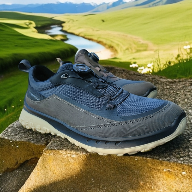 2024新款户外徒步鞋男士头层牛皮软底时尚防水透气百搭轻便低帮