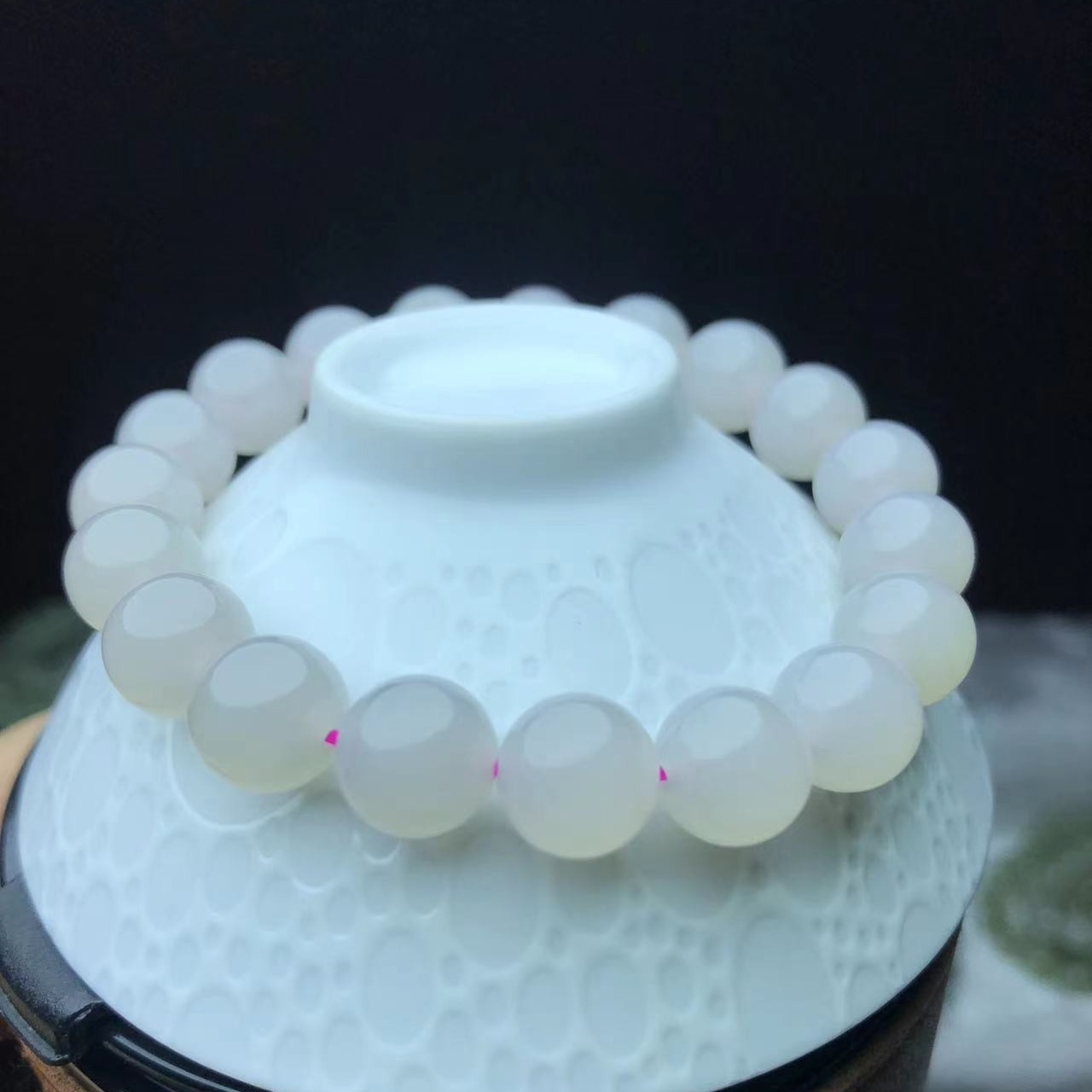 高品质卡10冰藕粉冰底料和田玉手链手串女士冰透单圈素圈弹力时尚