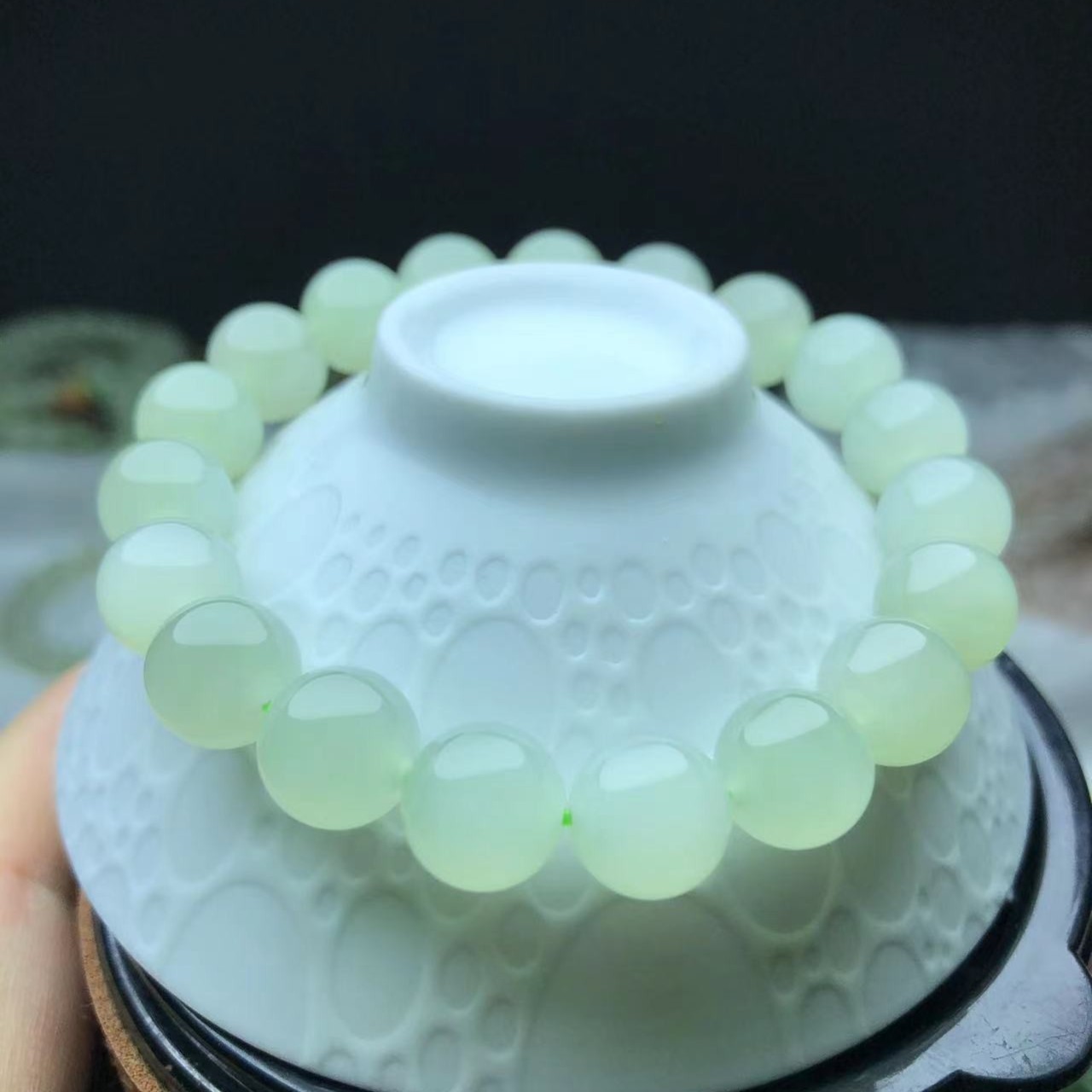 高品质卡10冰晴水冰底料和田玉手链手串女士冰透单圈素圈弹力时尚