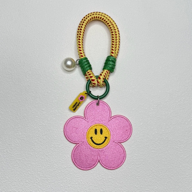 A.FLORE韩国原创手工可爱包包挂件挂饰粉色刺绣珍珠笑脸小花朵