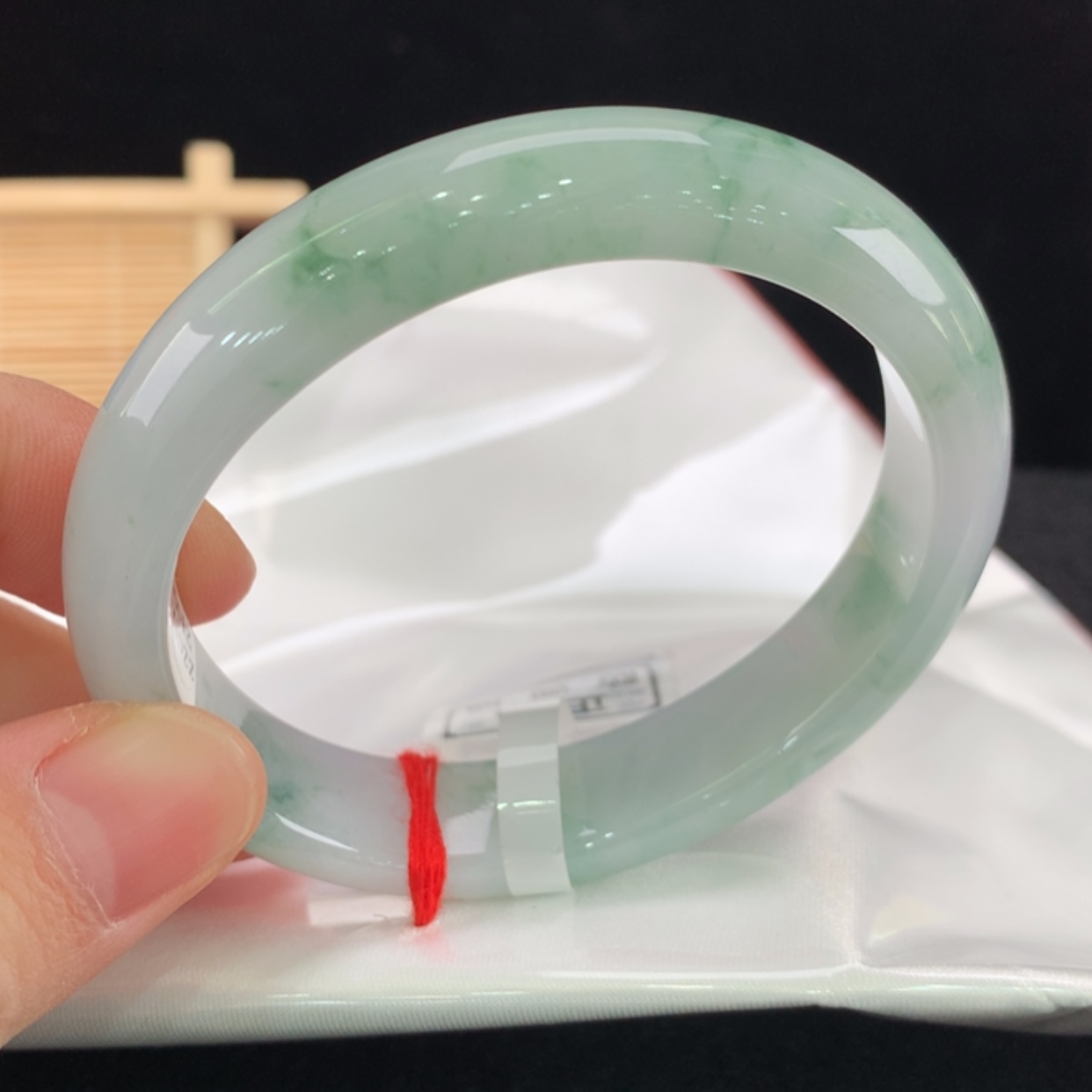 【闪购商品】翡翠手镯未镶嵌贵妃0603