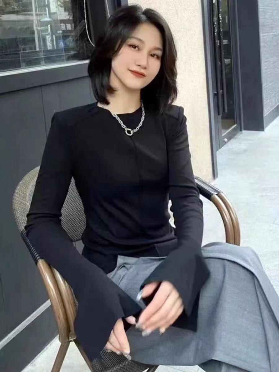 欧货显瘦喇叭袖打底衫
