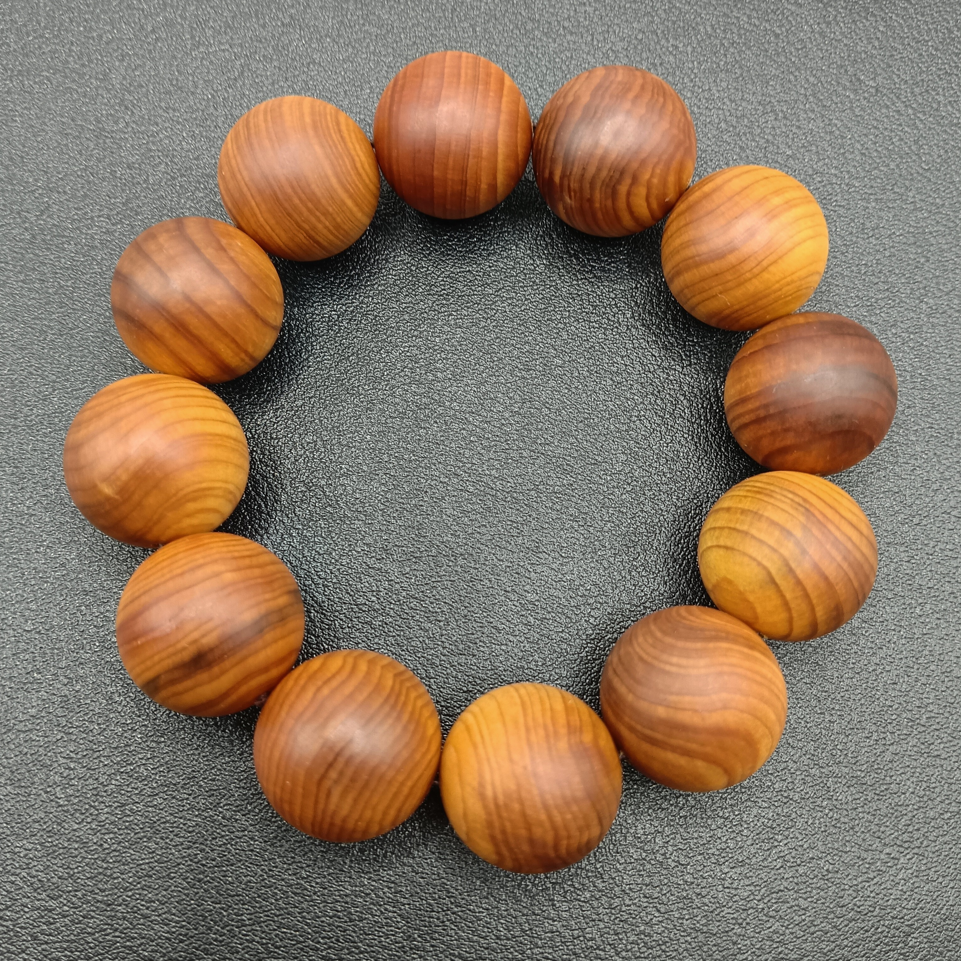 精品糖油崖柏2.0单圈手串