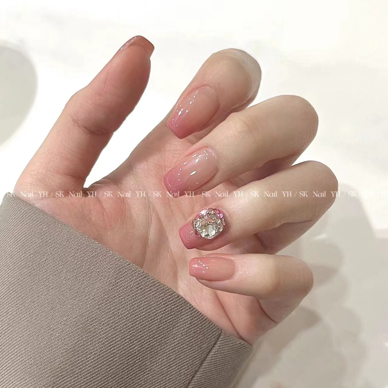 手工美甲穿戴甲假指甲贴片新款仙女藕粉渐变显白爆闪钻短款学生甲