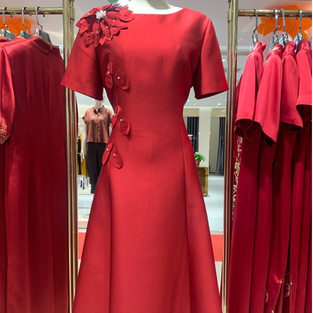 高端礼服2023新款妈妈装敬酒服高级感喜婆婆婚宴装优雅时尚礼服