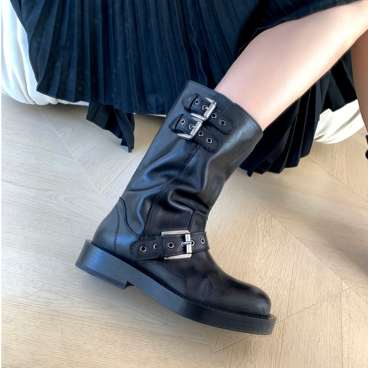 【美靴专家】水洗马皮工艺！显瘦搭扣短靴女增高厚底2025春秋单靴