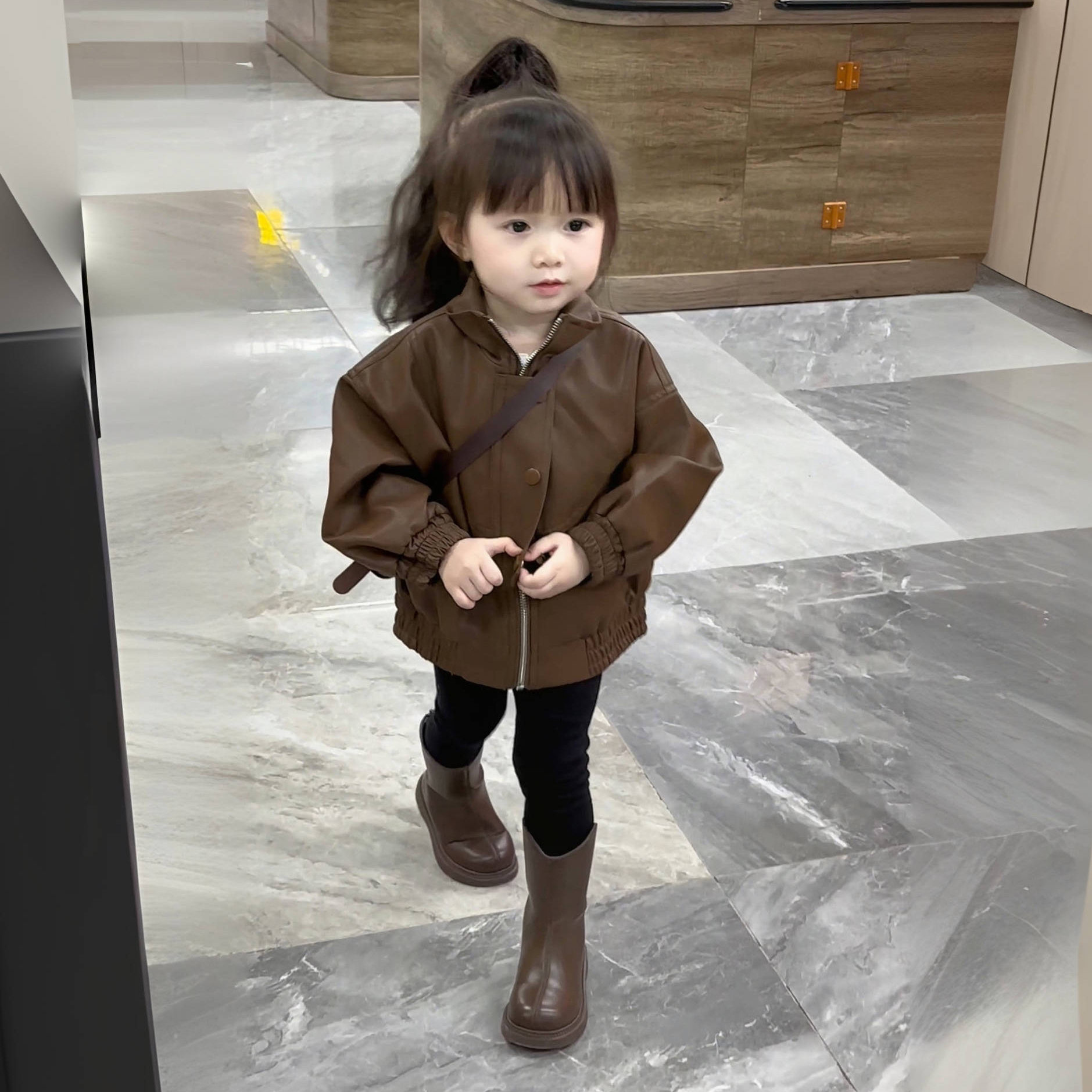 女童咖色皮衣2023秋季新款童装儿童机车服外套中小童皮夹克开衫