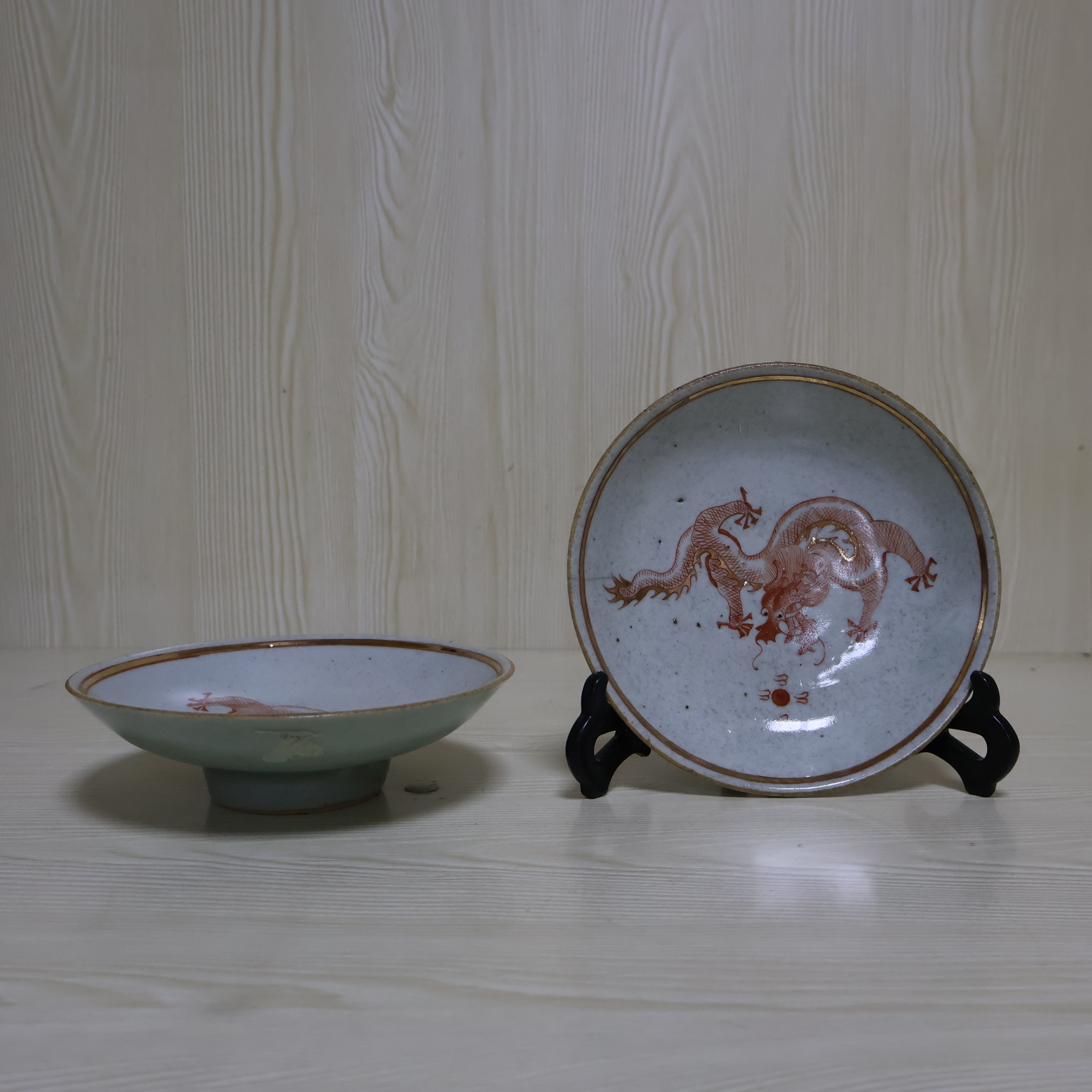 晚清矾红龙纹供盘