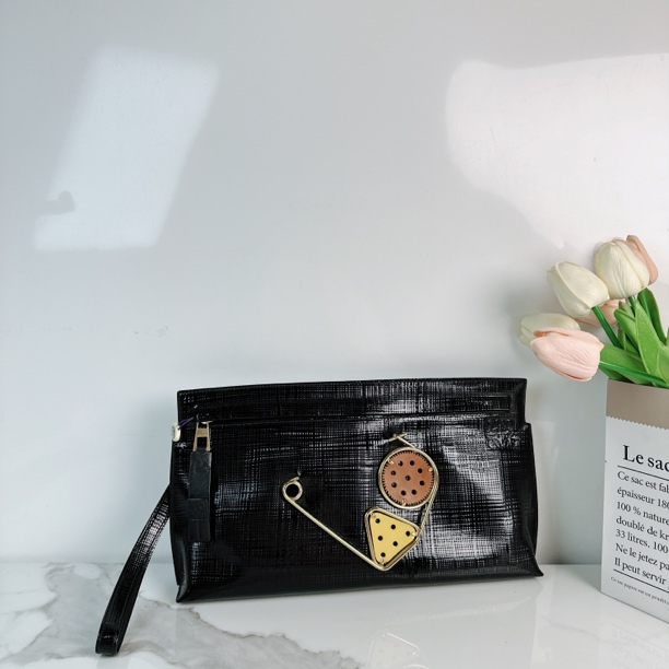 95新 LOEWE/罗意威 时尚黑色限定手拿包