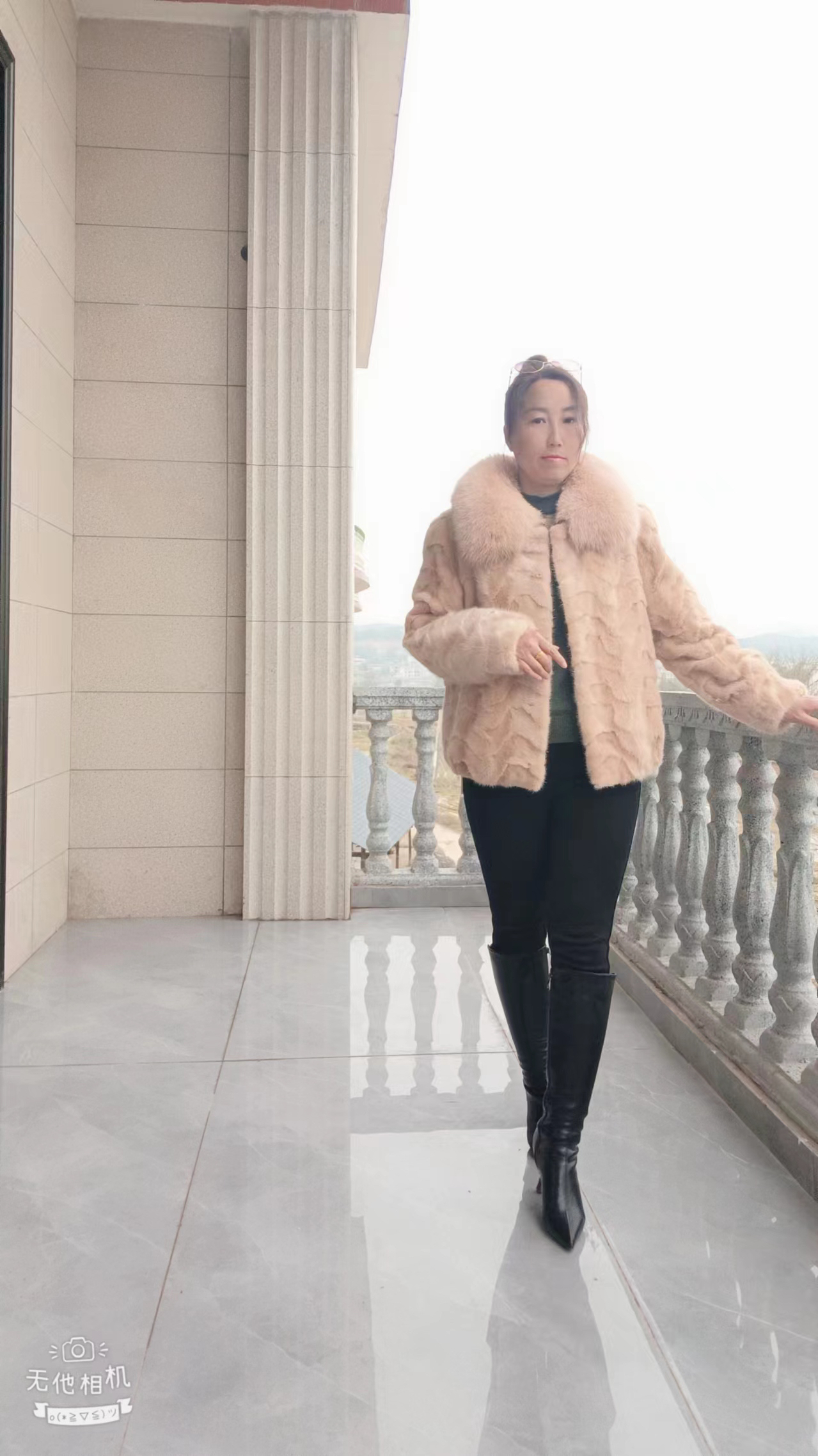 2023新款精致大气短款外套