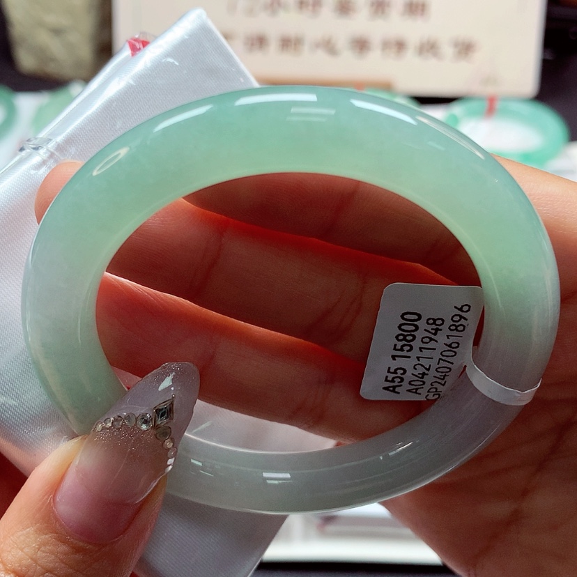 【闪购商品】翡翠手镯（圆镯）未镶嵌62号66