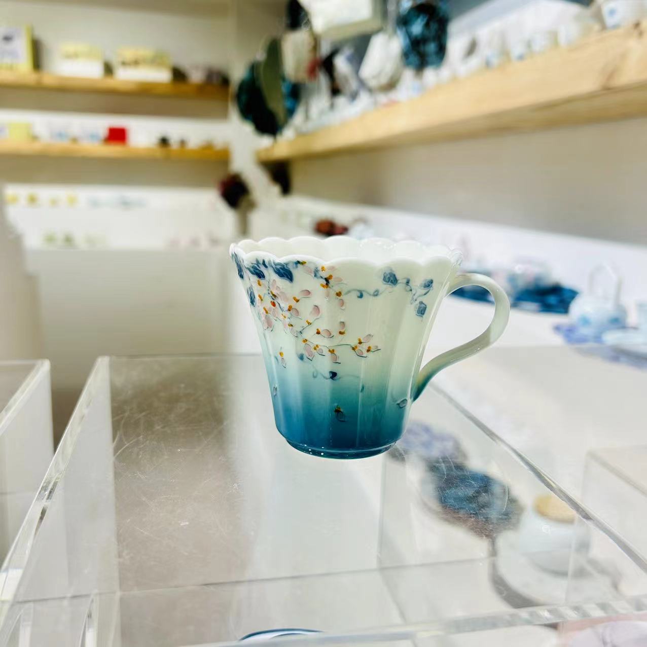 明知山志-有田烧-幽蓝藤雾-轻烟咖啡杯（品牌黑盒）