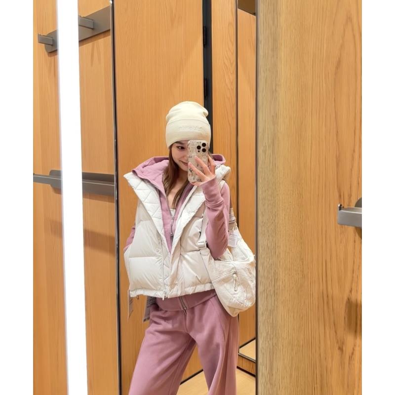 D004瑜伽运动跑步健身修身简约宽松百搭衣服