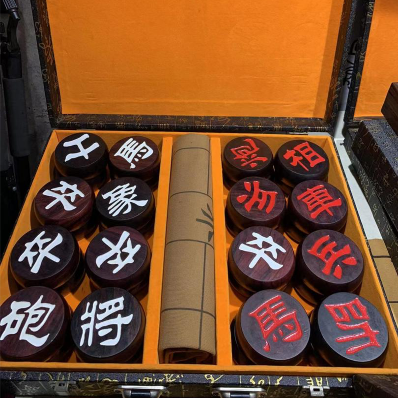 大叶紫檀象棋阴雕手工精致象棋中国象棋特价礼盒装