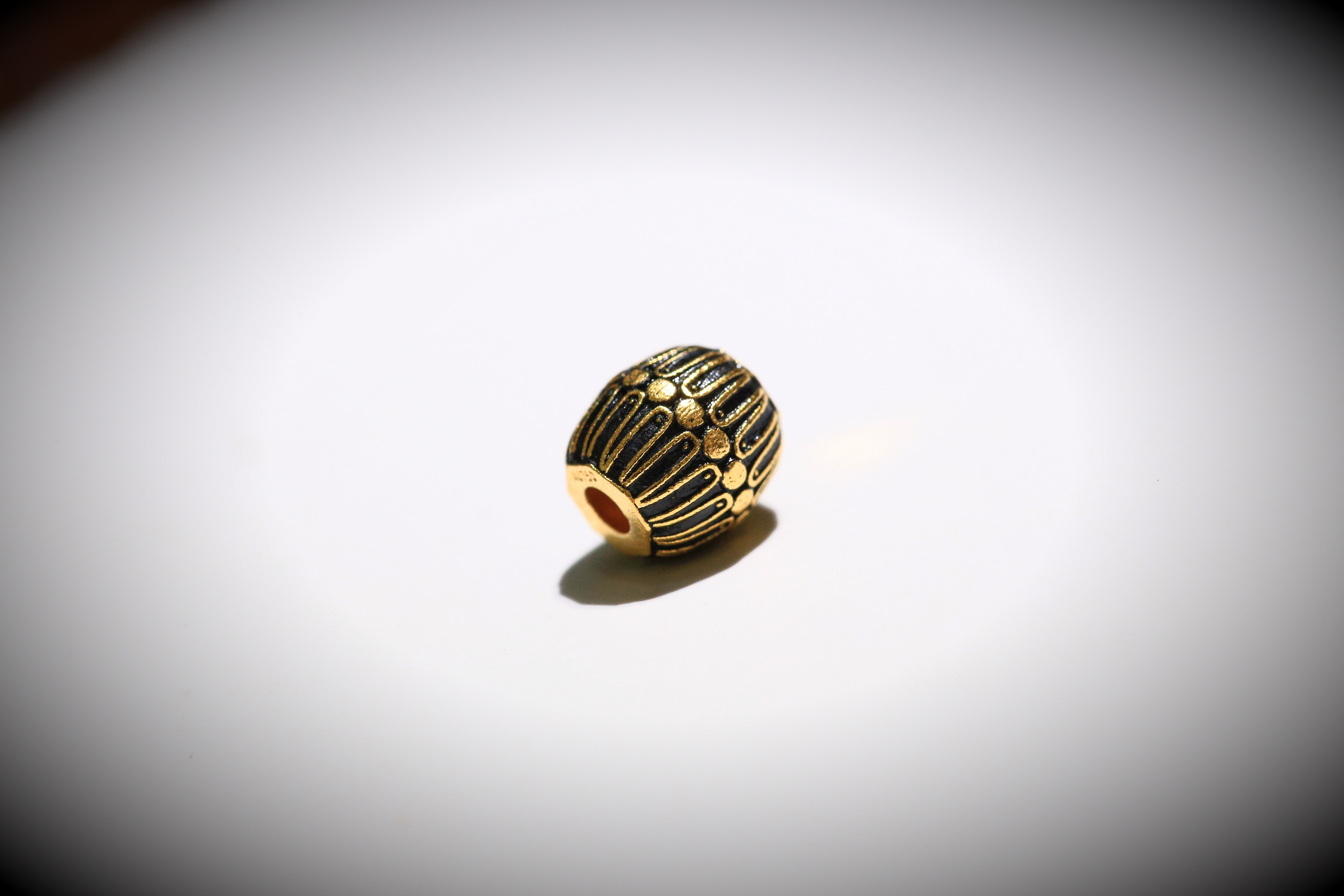 格桑花文玩配饰18k金:约0.28克左右（包含工费）尺寸6×6mm文玩卡环