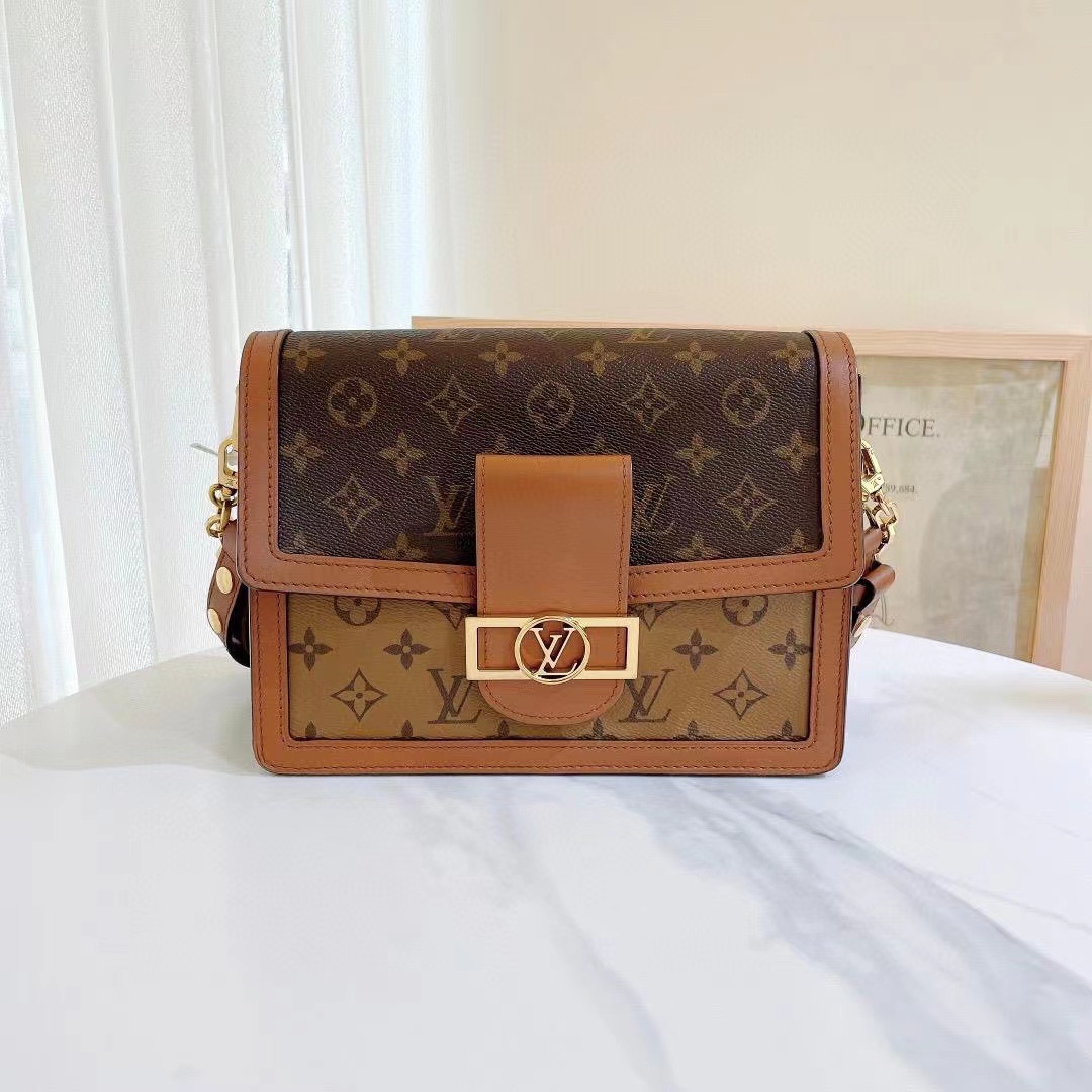 95新 LouisVuitton/路易威登 98新/lv达芙妮中号包/无公价/甄选