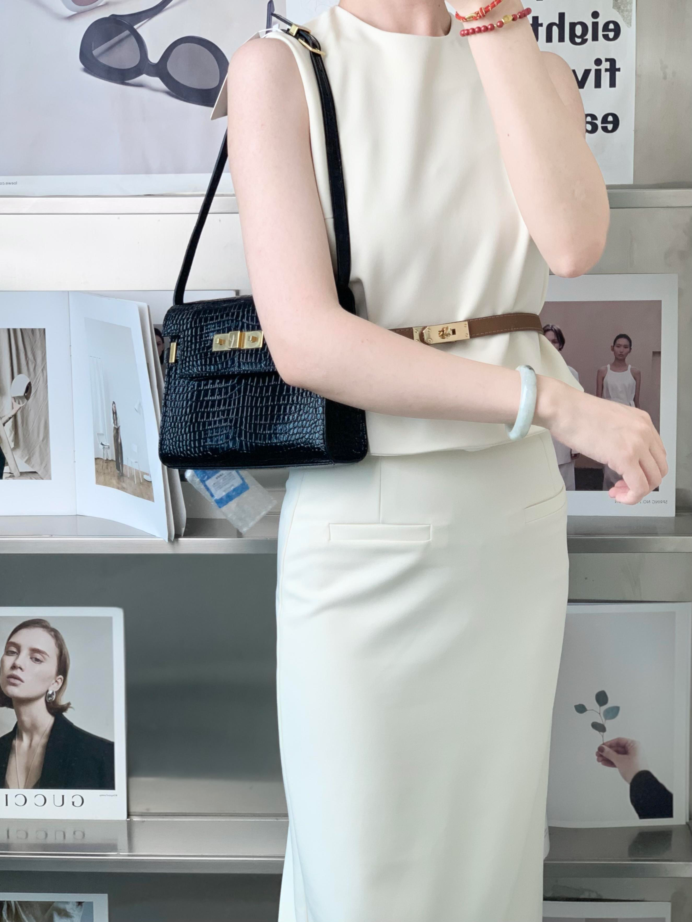 99新 YSL/圣罗兰 YSL曼哈顿小号黑金鳄压 单肩包/无公价/甄选