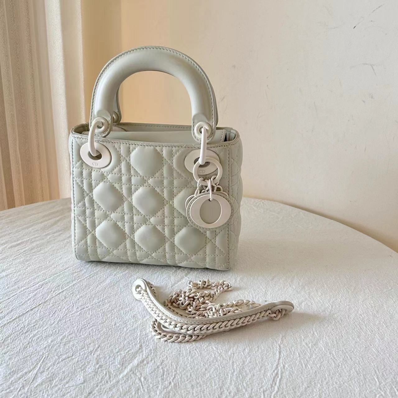 99新 DIOR/迪奥 戴妃三格磨砂白手拎斜挎包/无公价/优品