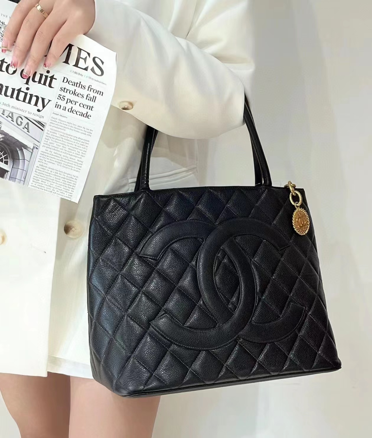 99新 Chanel/香奈儿 chanel希尔顿 黑金/99新/优品